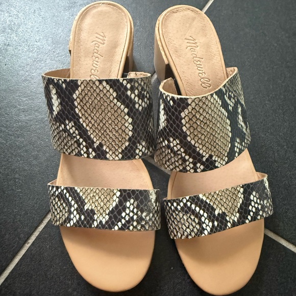 Madewell Shoes - Madewell Kiera snakeskin sandals size 8